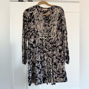 Skies Are Blue Black and Cream Floral Dress